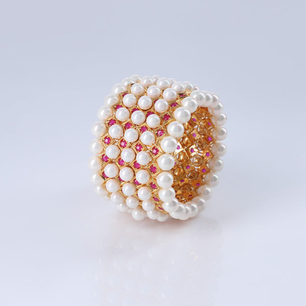 Round Ruby pearl Bangle